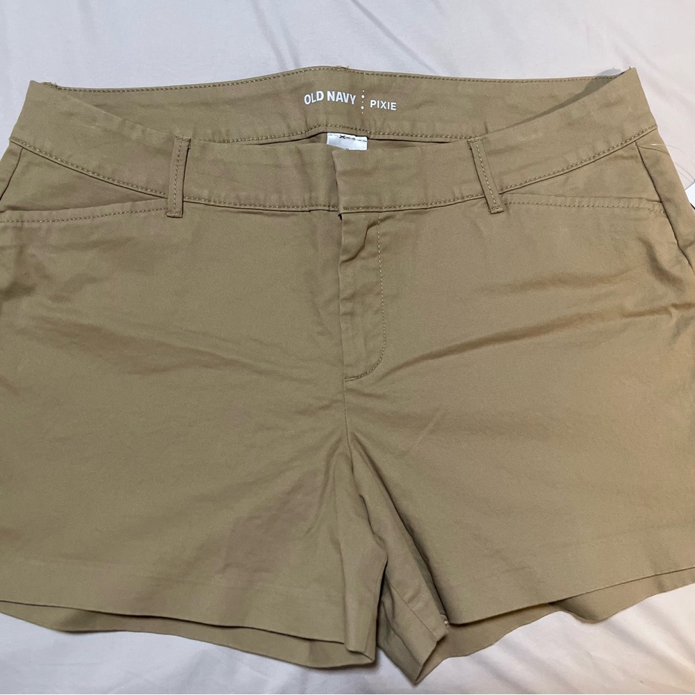 Old Navy Women's Tan Shorts NWT Size 10